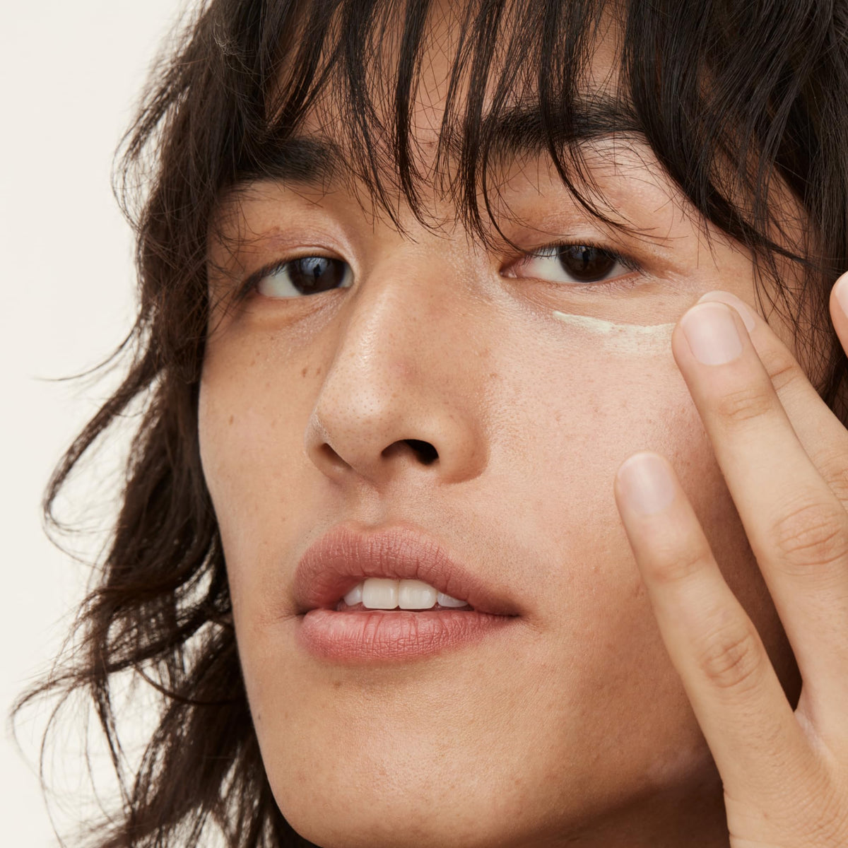 Youth To The People before and after visual illustrating brighter under-eye look