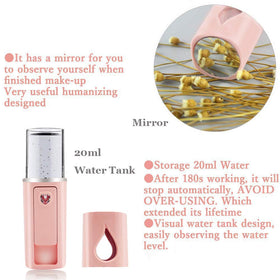 YUNYILAN built-in mirror open for quick makeup checks and precise misting