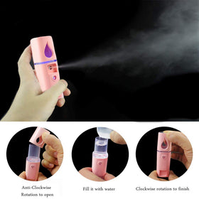 YUNYILAN fine nano mist close-up demonstrating lightweight, even hydration