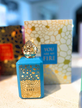 Zakat close-up of fragrance notes highlighting oud and amber for rich warmth