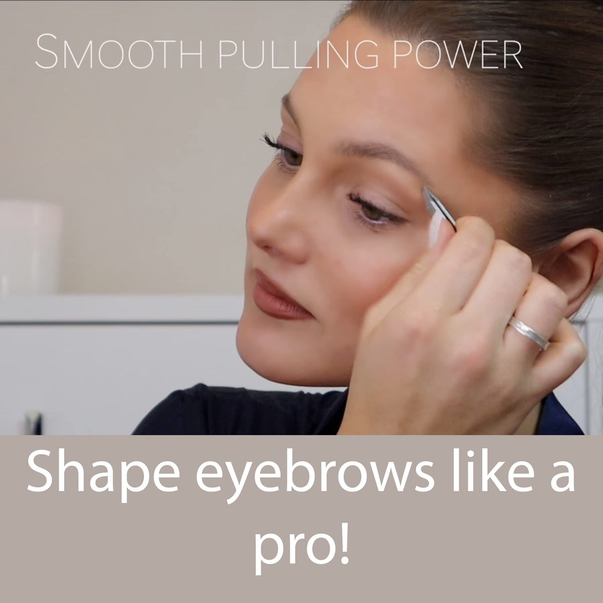 Zizzili Basics close-up of slanted tip highlighting precise hair gripping benefit